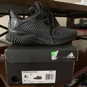 Adidas alphabounce